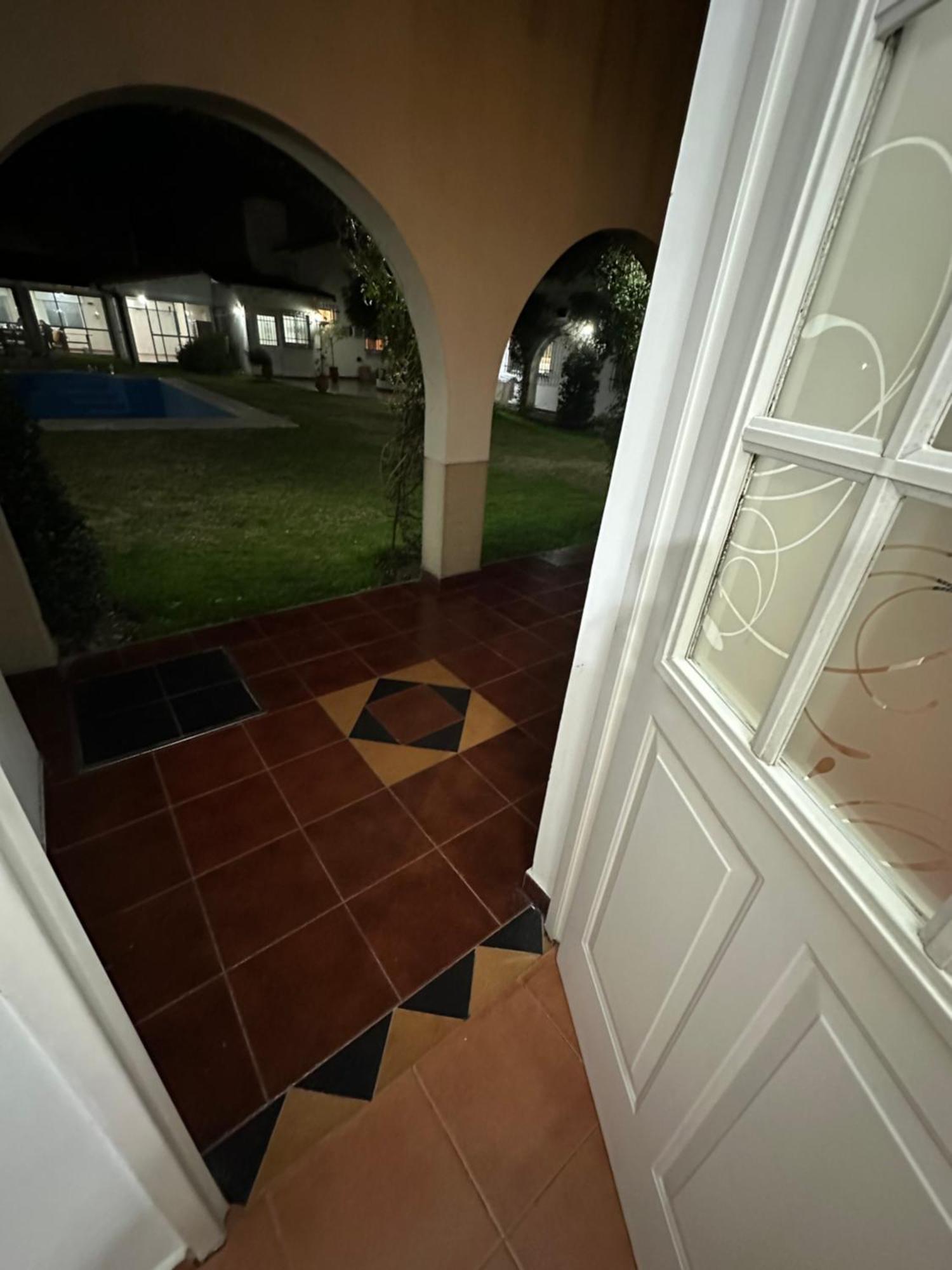 Lpr Express Eze Airport Hotel Monte Grande Exterior photo